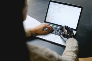 AI in Hiring: What Smart HR Teams Are Doing Differently Today